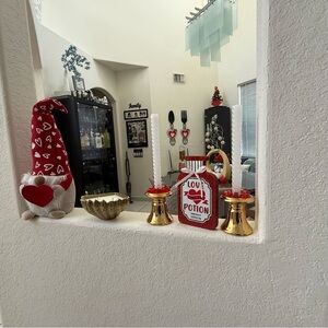 Valentines nomo red and white